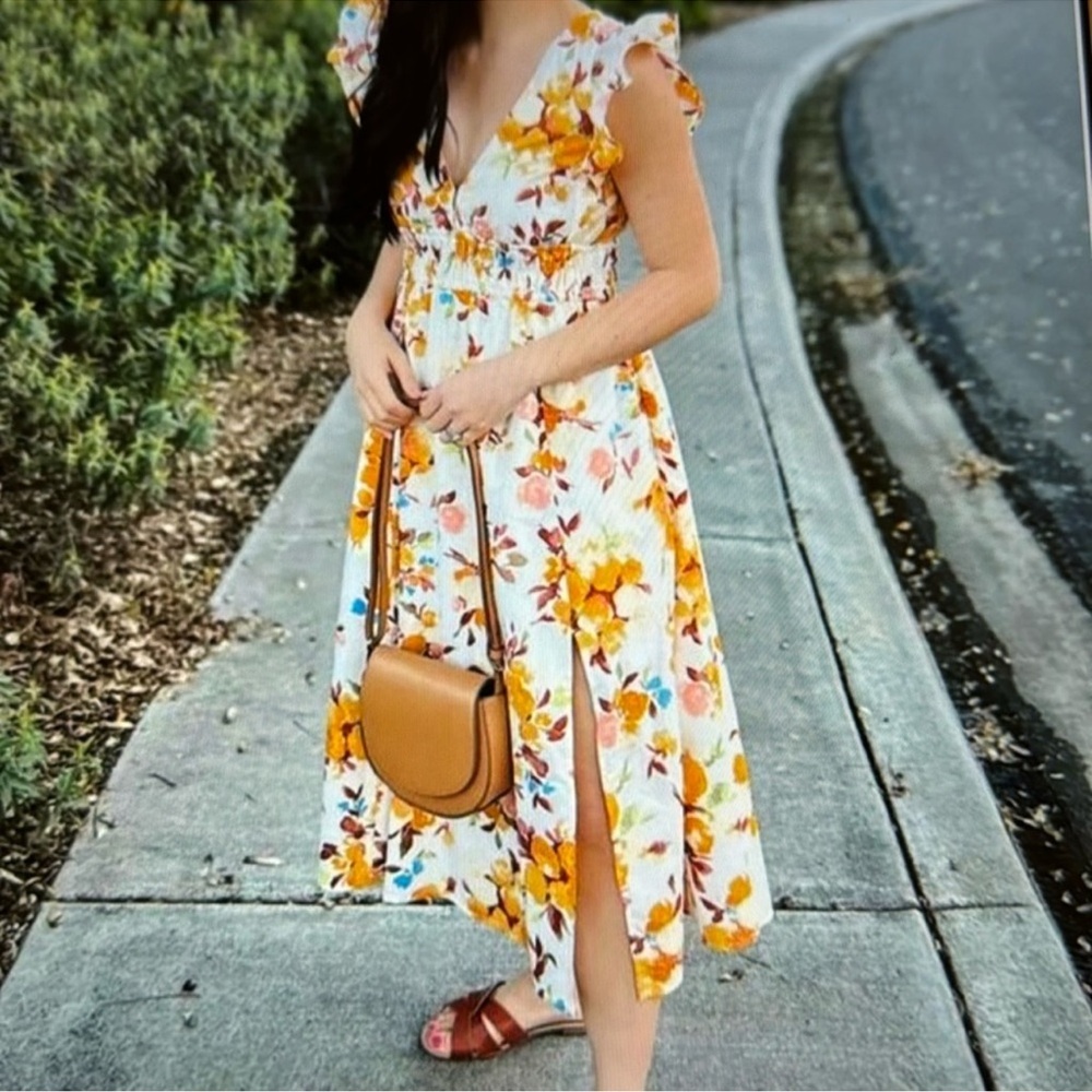 NWT Abercrombie and Fitch Women's Flutter Sleeves Floral dress